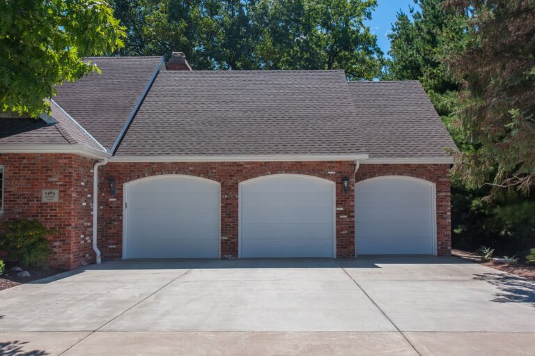 CHI Overhead Doors Skyline Flush